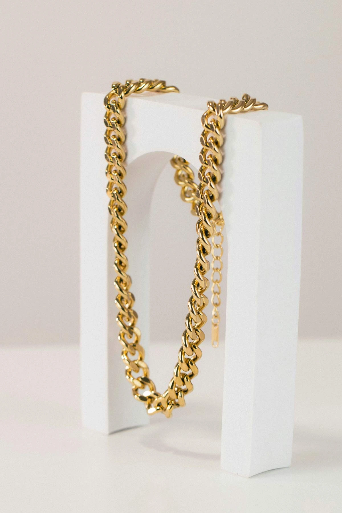 Everyday Gold plated chain necklace,lightweight and durable, perfect day to day jewelry essenatial