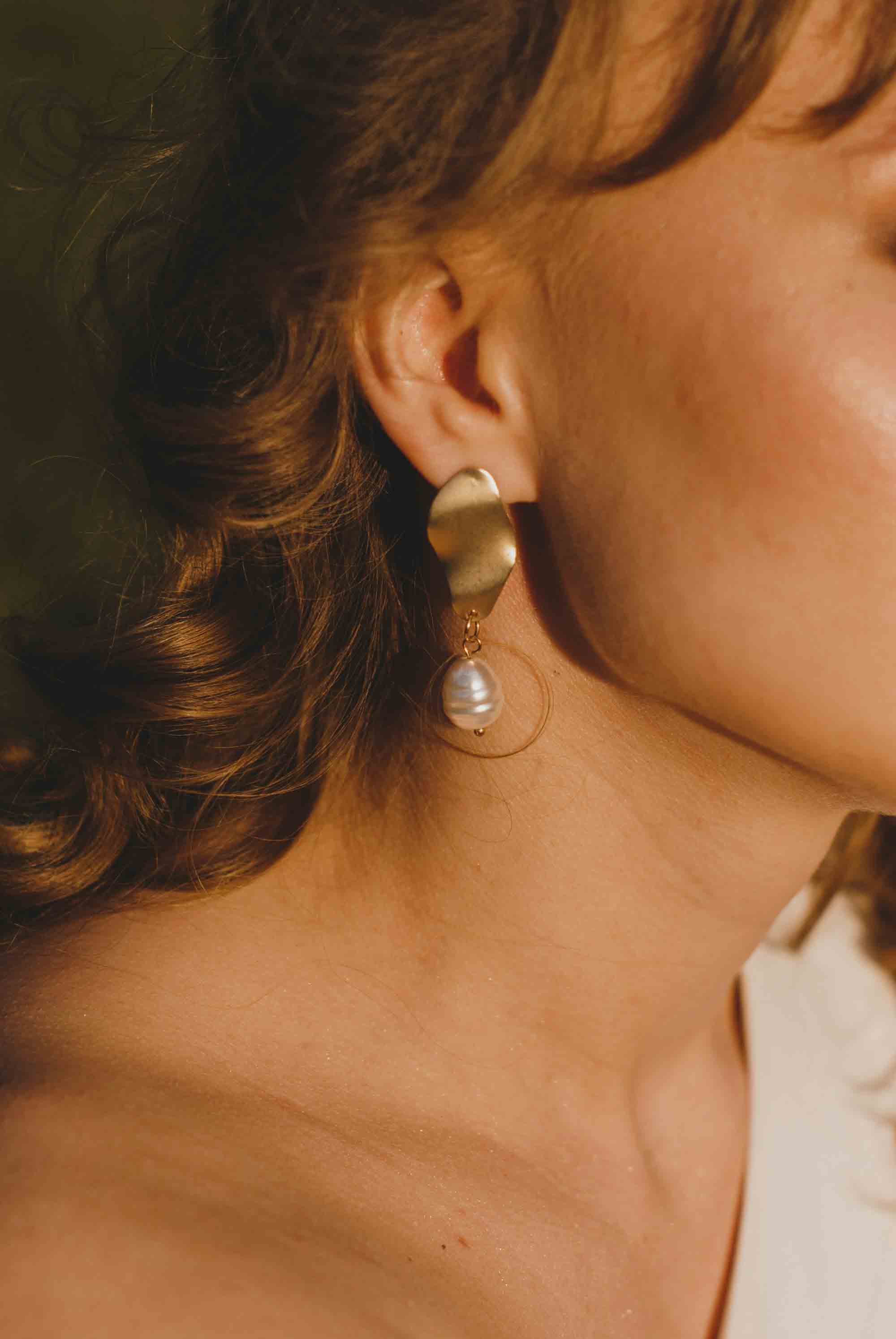  Simple pearl earrings that are classy and comfortable
