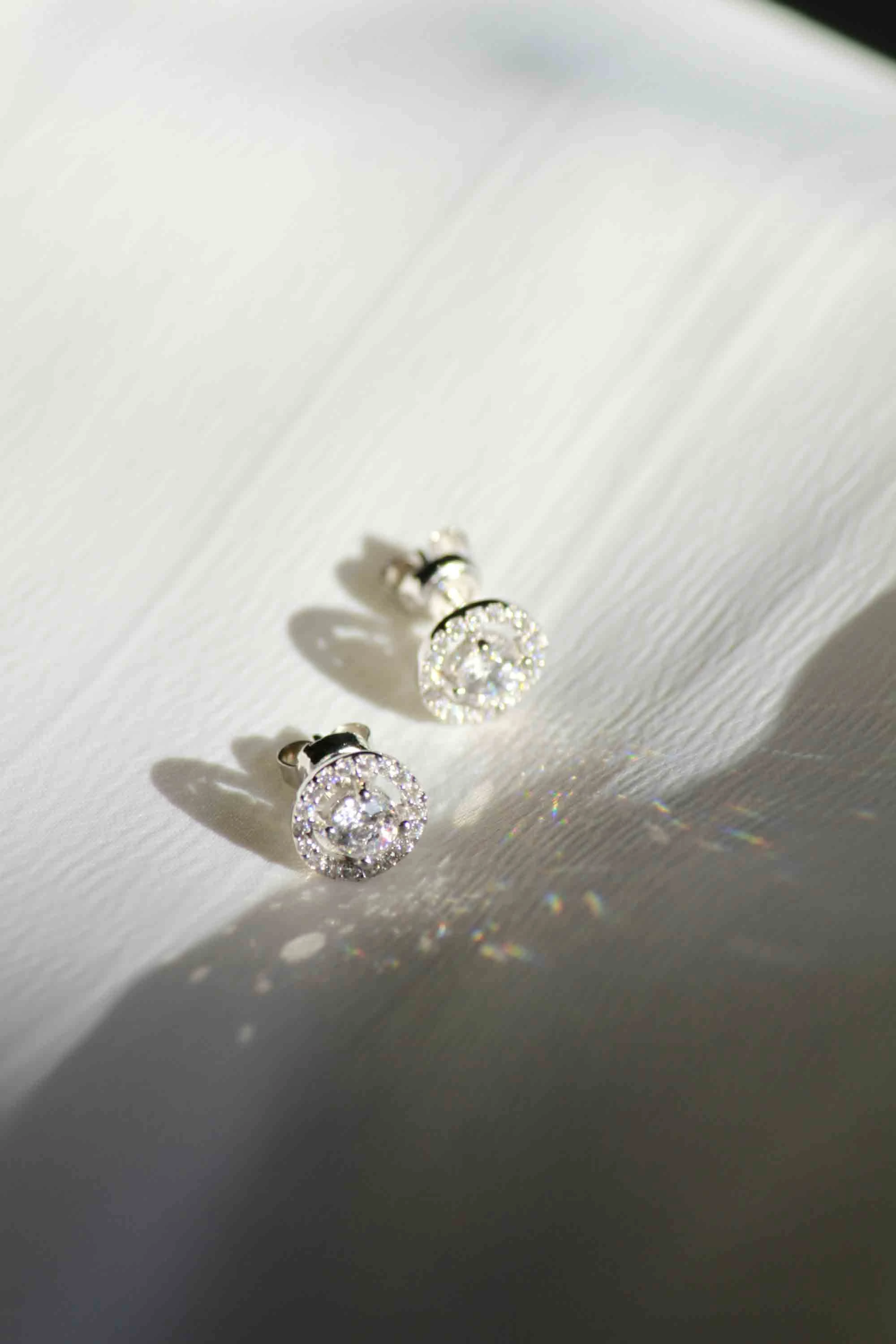  Simple Lightweight stud earrings designed for everyday